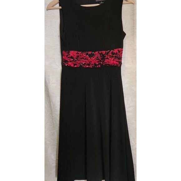 Jessica Howard black dress with red sparkly sash - Picture 1 of 8